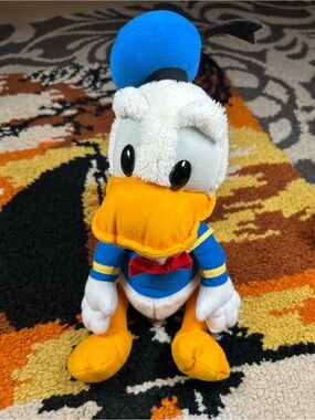 VINTAGE, Donald Duck plushie!!
